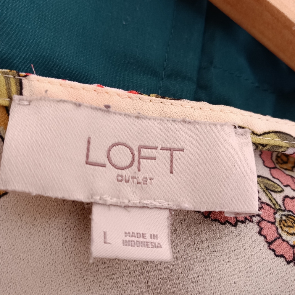 Loft Flirty Floral Sleeveless Top/Blouse Peachy Tan - Picture 6 of 7